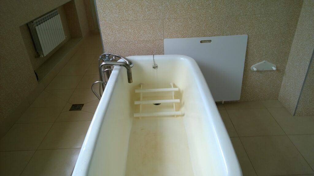 Подставка-упор под ноги в ванну