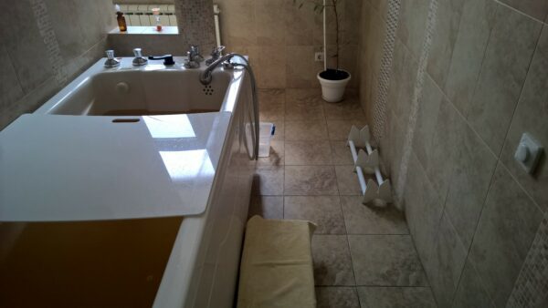 Покрывало-экран на ванну