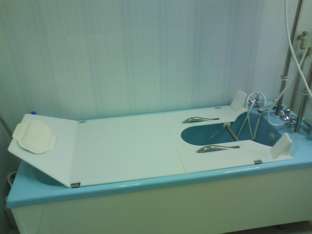 Лежак проктологический  для ванны Unbescheiden  (Модель 1.6-1) – исполнение для отпуска процедуры кишечных  орошений