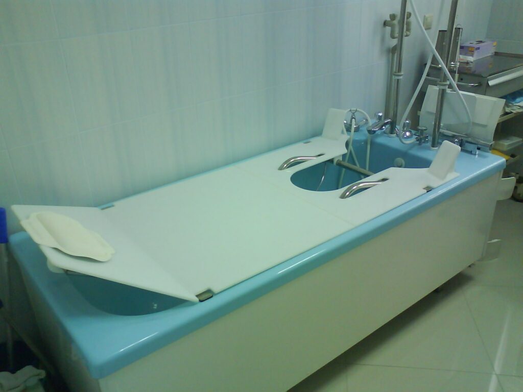 Лежак проктологический для ванны Unbescheiden (Модель 1.6-1) – исполнение для отпуска процедуры кишечных орошений