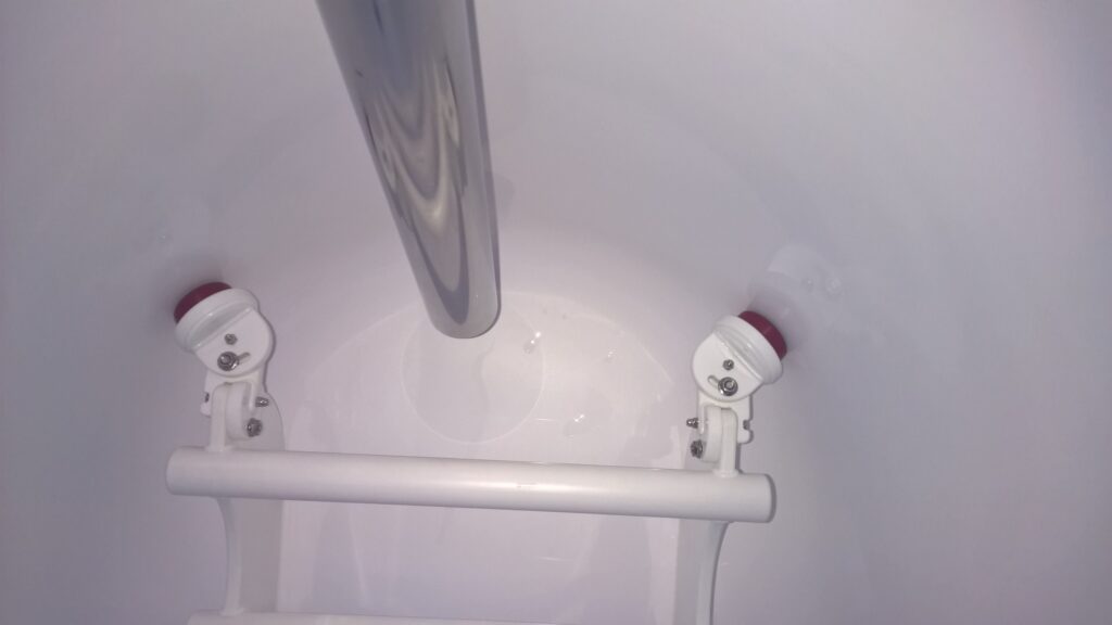 Подставка-упор под ноги в ванну