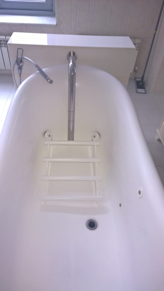 Подставка-упор под ноги в ванну