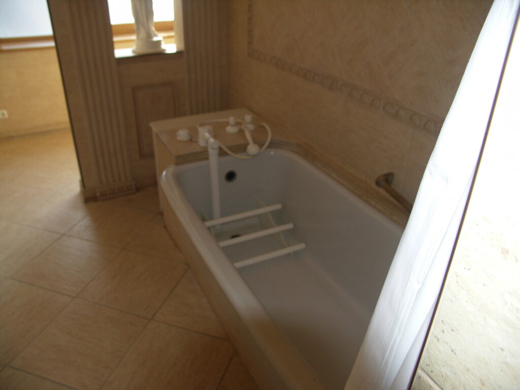 Подставка-упор под ноги в ванну