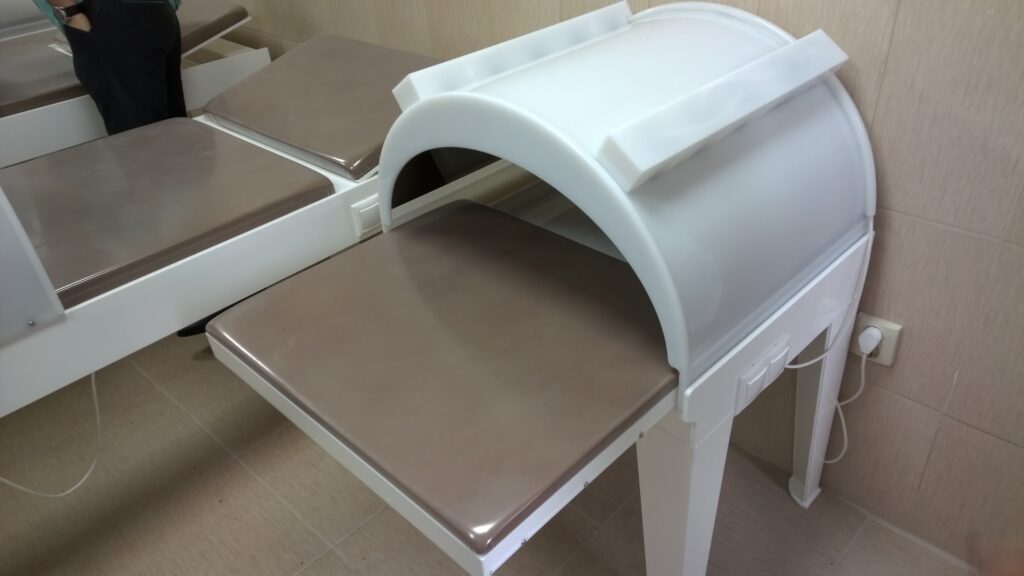 Стол для отпуска парафино-нафталановых процедур