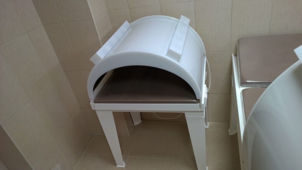 Стол для отпуска парафино-нафталановых процедур