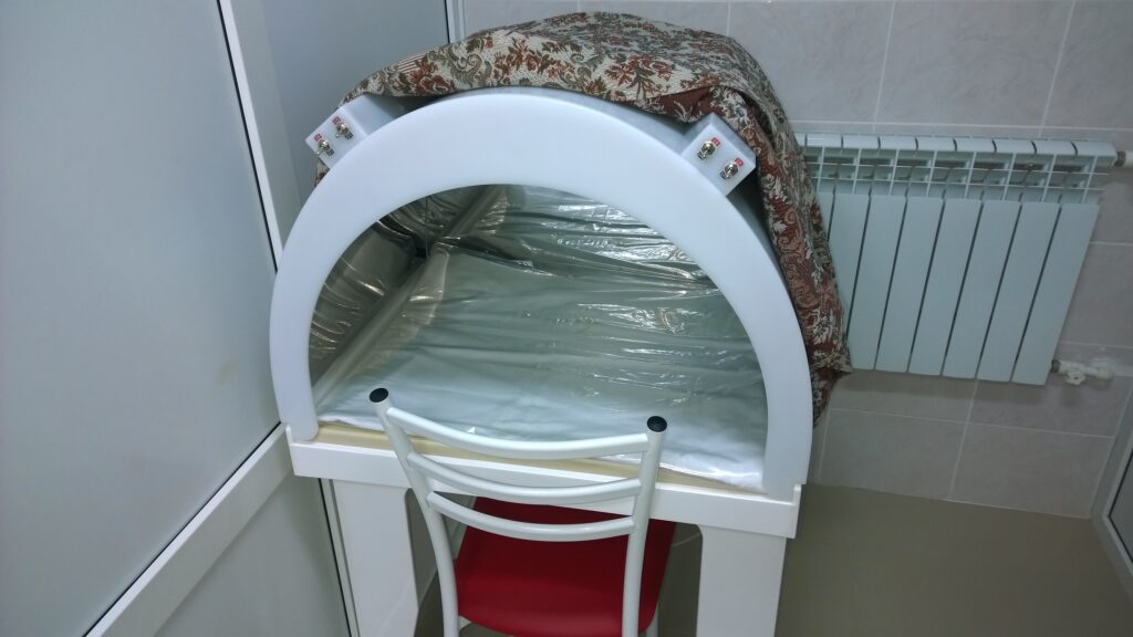 Стол для отпуска парафино-нафталановых процедур