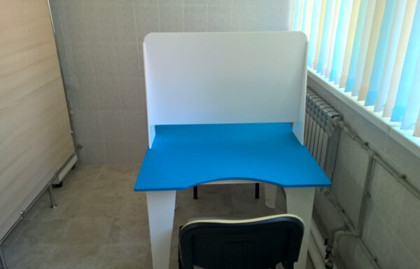 Стол для отпуска процедуры грязевых аппликаций на руки